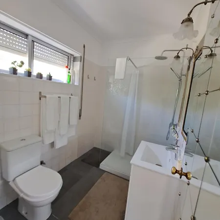 Friends'house - Azores 度假居 *